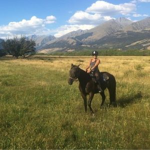 Meet your Posher, Ida